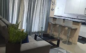 Flat Pitangueira com Piscina-Capitânia Varan